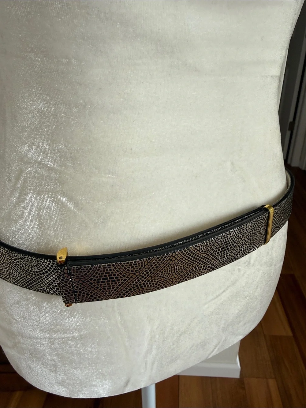 NWOT TravelSmith leather belt
